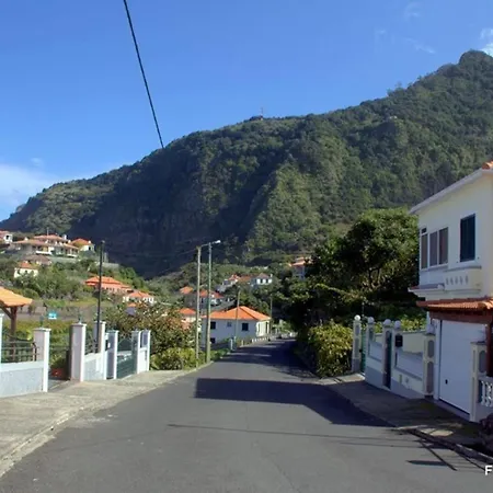 Pdelgada 3-bed House Sleeps 6 Parking & Sea View בית נופש פונטה דלגדה