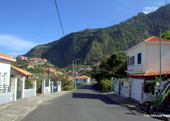 Pdelgada 3-bed House Sleeps 6 Parking & Sea View בית נופש פונטה דלגדה