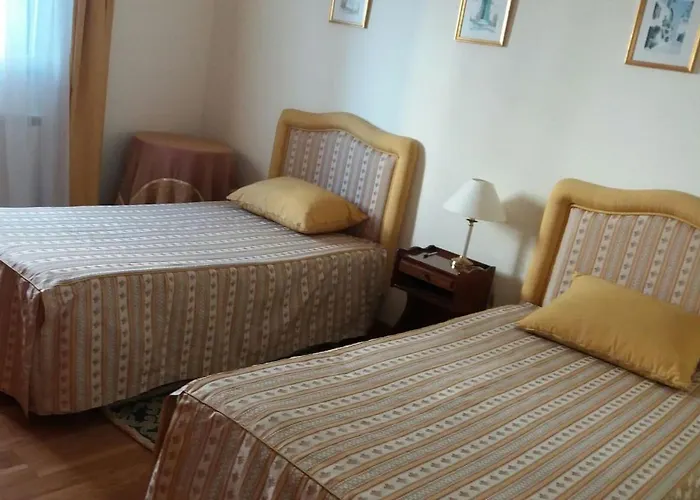 Pdelgada 3-bed House Sleeps 6 Parking & Sea View