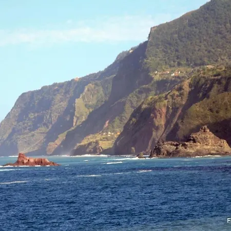 Lovely Sea View 3-bed House In P Delgada Madeira Сasa de vacaciones