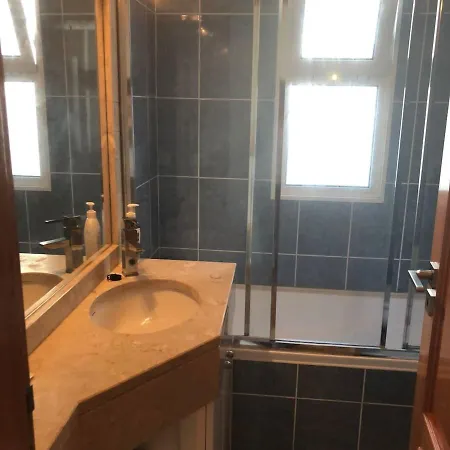 Pdelgada 3-bed House Sleeps 6 Parking & Sea View Ponta Delgada (Madeira)