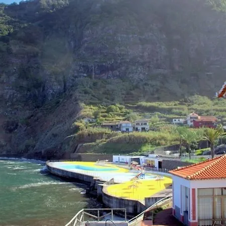 Tatil Evi Pdelgada 3-bed House Sleeps 6 Parking & Sea View Ponta Delgada (Madeira)