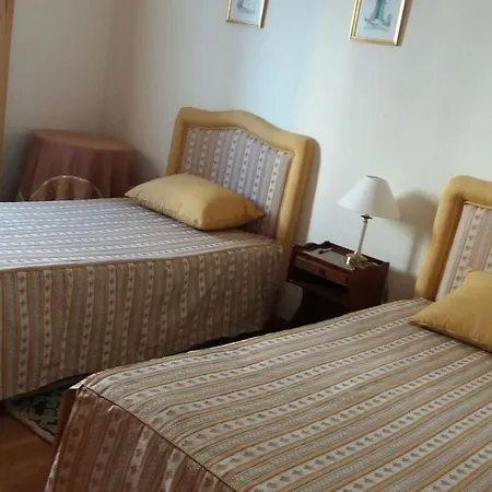 Pdelgada 3-bed House Sleeps 6 Parking & Sea View