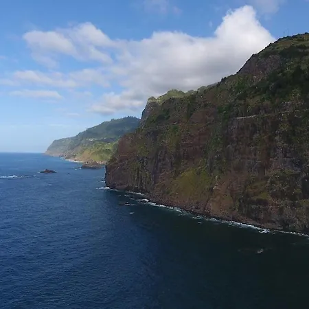 Lovely Sea View 3-bed House In P Delgada Madeira Сasa de vacaciones *