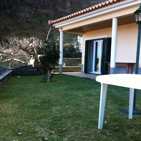 Lovely Sea View 3-bed House In P Delgada Madeira * Ponta Delgada (Madeira)