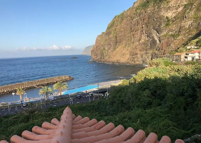 펜션 Pdelgada 3-bed House Sleeps 6 Parking & Sea View 폰타델가다