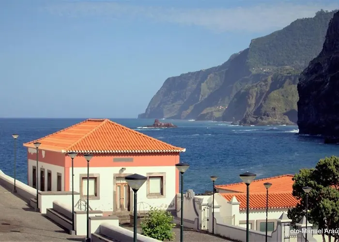 Pdelgada 3-bed House Sleeps 6 Parking & Sea View 펜션 폰타델가다