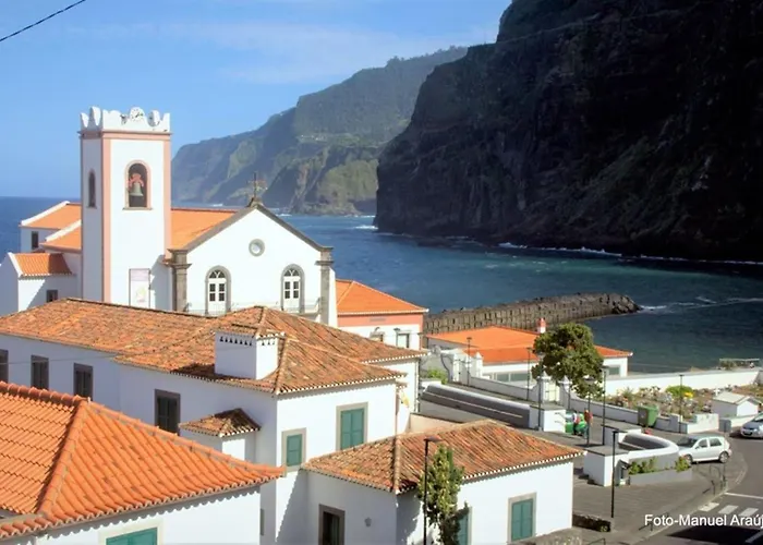 펜션 Pdelgada 3-bed House Sleeps 6 Parking & Sea View *