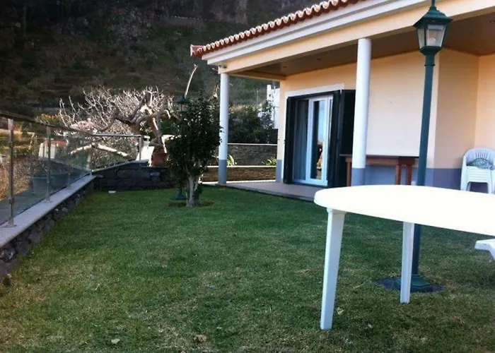 Pdelgada 3-bed House Sleeps 6 Parking & Sea View * 폰타델가다